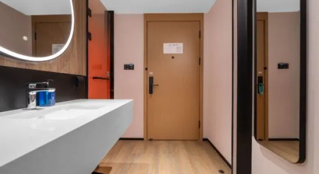 Люкс Deluxe Ni Hao Hotel (Xiantao Sibao Road Fuyoubaojianyuan)