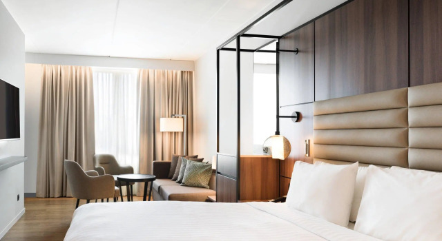 Номер Deluxe AC Hotel by Marriott Stockholm Ulriksdal