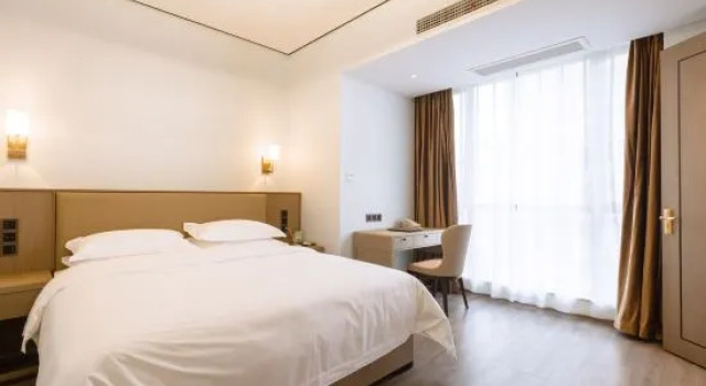 Семейный люкс West City International Hotel