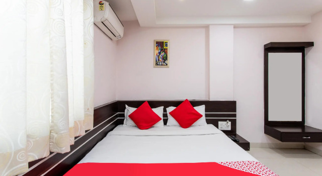 OYO 8882 Hotel Pishori Residency