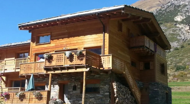 Коттедж с 4 комнатами Chalet Ciamarella