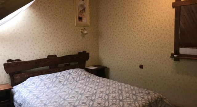 Polyanskiy Zamok, Rezerwuj Hotel Polyana 