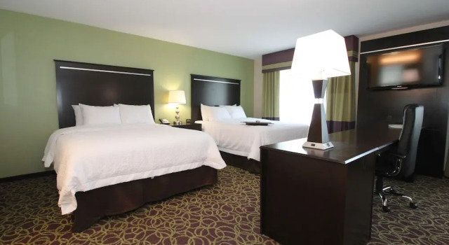 Четырёхместная студия Hampton Inn and Suites Sandusky/Milan