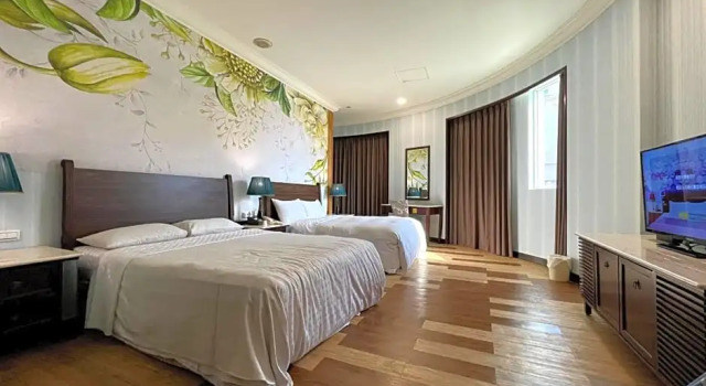 Четырёхместный номер Standard 國妃鷹堡時尚健康館King & Princess Motel