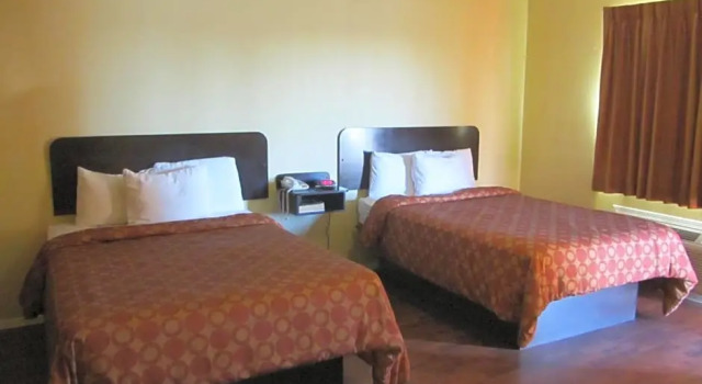 Четырёхместный номер Standard El Paso Inn