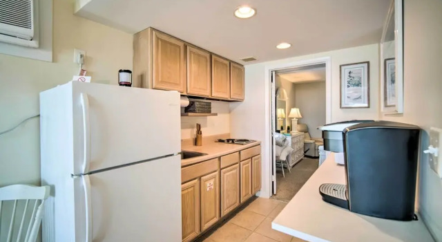 Апартаменты Walk to Wildwood Beach: Oceanfront Condo w/ View