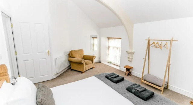 Stunning Wensum Apartment, Amazing Location, Varaa Huoneisto Asunnot kohteessa Merseyside, Huoneisto