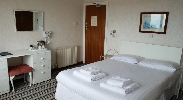 Riviera Hotel, Varaa Hotelli All inclusive -hotellit kohteessa Merseyside, All Inclusive