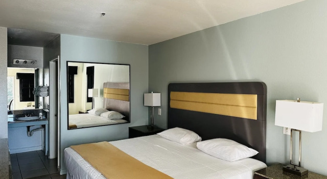 Casa Blanca Express & Suites Cypress Buena Park - Anaheim Area