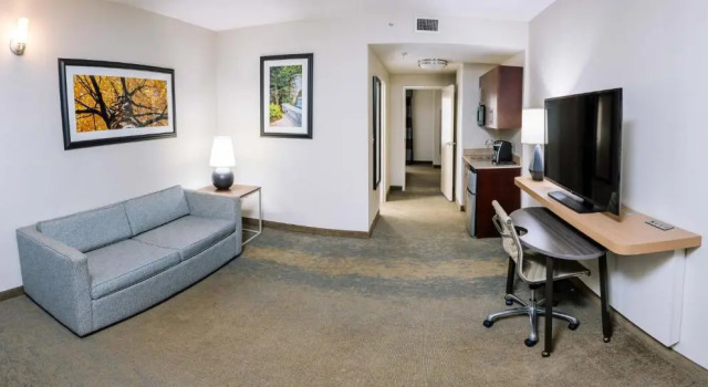 Двухместный люкс c 1 комнатой Holiday Inn & Suites Stockbridge Atlanta I-75 by IHG