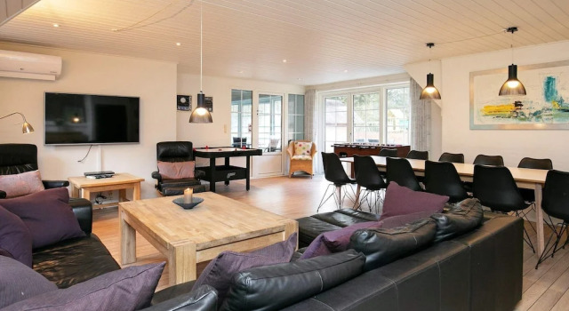 Spacious Cottage in Ulfborg With Indoor Pool, Book Vacation Home Hotels in Midtjylland with a Pool, Swimming Pool