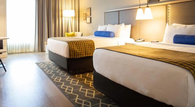 Четырёхместный номер Executive Hotel Indigo Hattiesburg by IHG