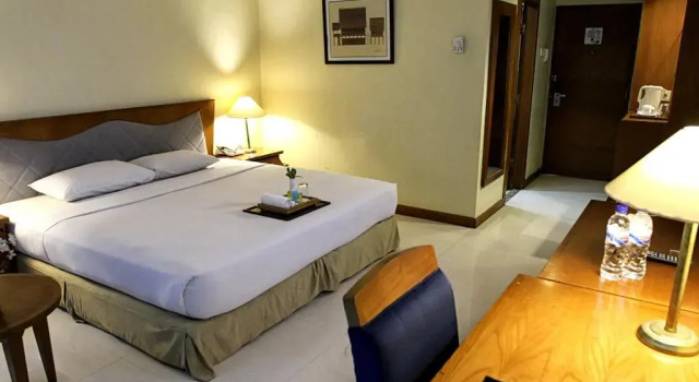 Номер Superior Makassar Golden Hotel