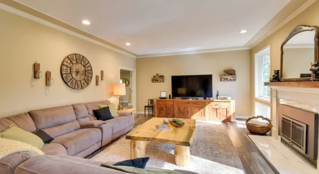 Коттедж Hot Tub + Pool Table: Cabin Near Calaveras Park!