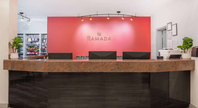Ramada by Wyndham Bakersfield, Забронировать Отель Отели Бейкерсфилд с завтраком, рядом с Mercy Hospital Downtown - Bakersfield, Завтраки