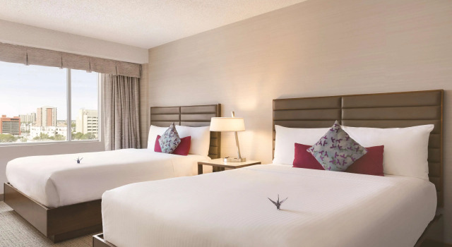 Четырёхместный номер Standard Coast Edmonton Plaza Hotel by APA