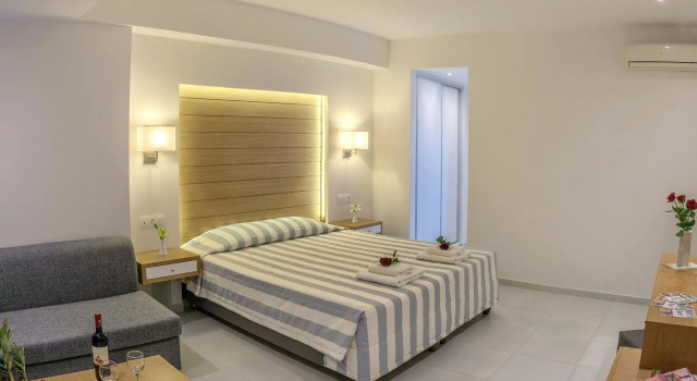 Happy Days Beach Hotel, Забронировать Отель Каврос 