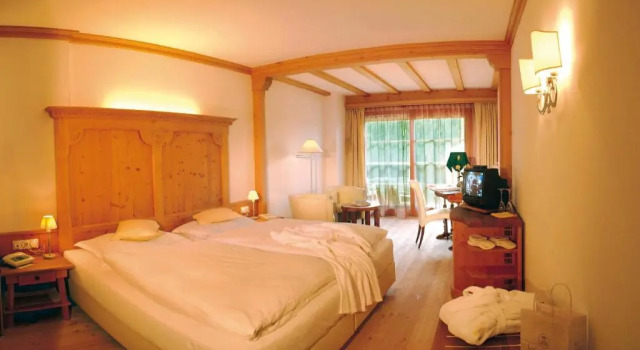 Полулюкс Romantik Hotel Post