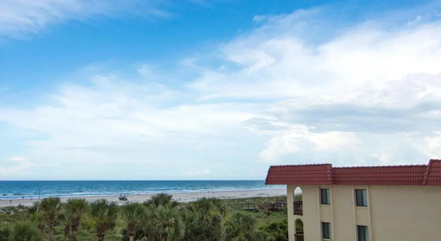 Номер Standard с балконом и с частичным видом на океан Guy Harvey Resort on Saint Augustine Beach