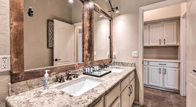 Коттедж Sun-drenched Home w/ Private Pool in Goodyear