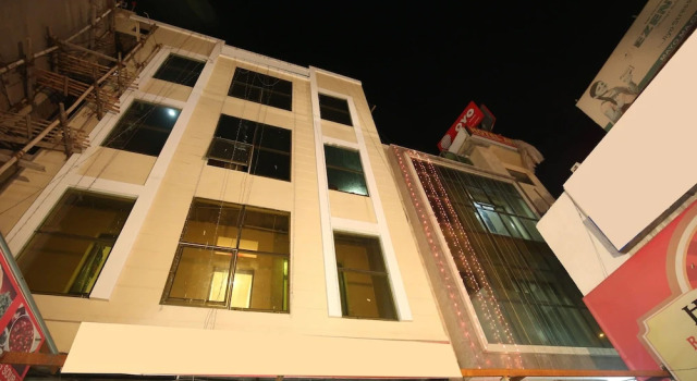 OYO 3025 Hotel Amaze, Забронировать Отель Зиракпур штат Харьяна