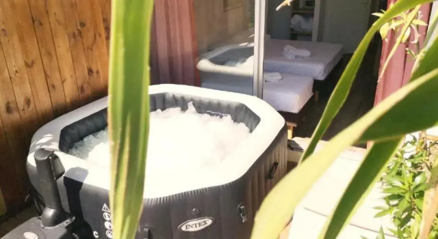 Четырёхместный номер Standard Hotel Sable Et Soleil - Port, Plage & Jacuzzi privé