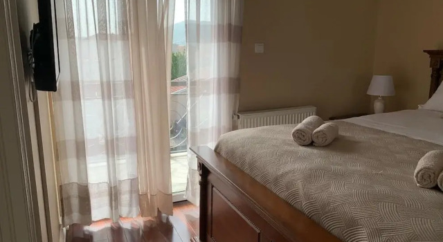 Villa Vinovo 3 En-suite Bedroom Apartment, Rezerwuj Apartament Hotele w Split-Dalmatia County z parkingiem, Parking