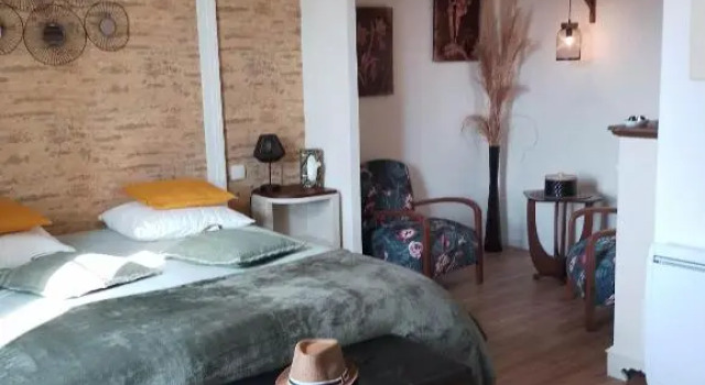La Ménardière Serenitatis chambre d'hôtes petit déjeuner compris, Varaa Hotelli Hotellit Côtes-d'Armor pysäköinnillä, Pysäköinti