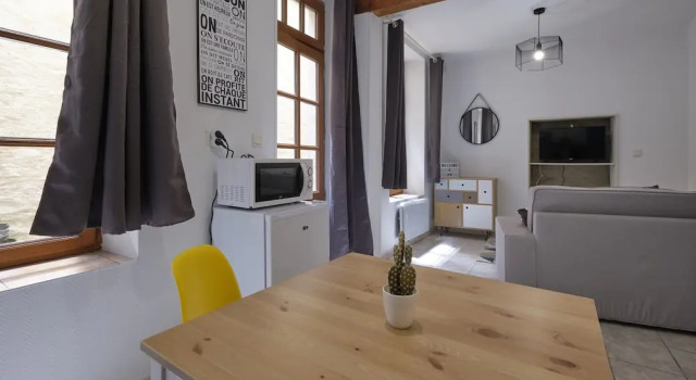 Un cocon avec terrasse en Bastide, Rezerwuj Hotel Hotele w Carcassonne z parkingiem, Parking