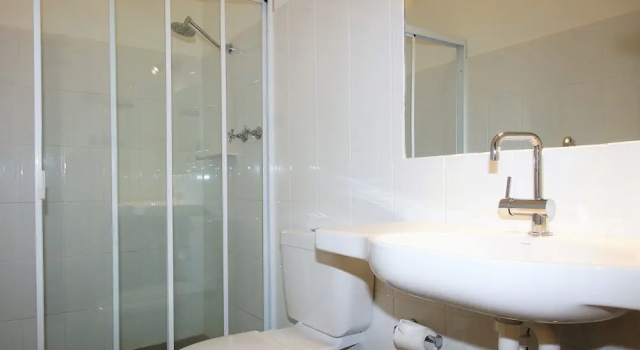 Семейный люкс с 2 комнатами Seaton Arms Motor Inn