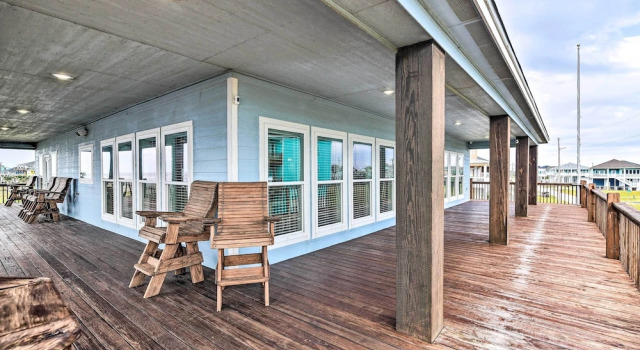 Group Getaway w/ Deck, Steps to Crystal Beach!