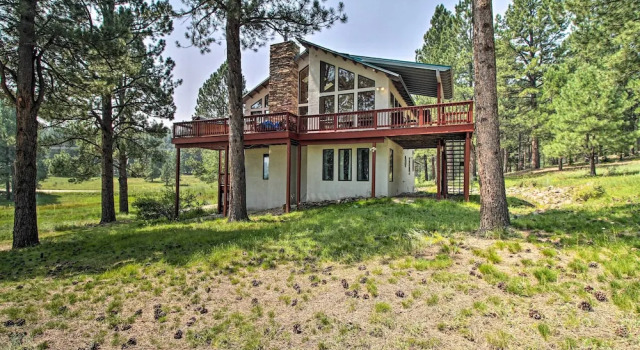 Коттедж Angel Fire Escape w/ Mtn Views - 2 Mi to Gondola!