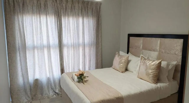 Crown@ The Blyde, Забронировать Отель Отели Tshwane с бассейном, Бассейн