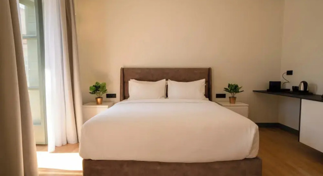 Whisper Athens Suites, Забронировать Отель Афины Острова Саронического залива - Аттика, рядом с Греческий православный собор Метрополис