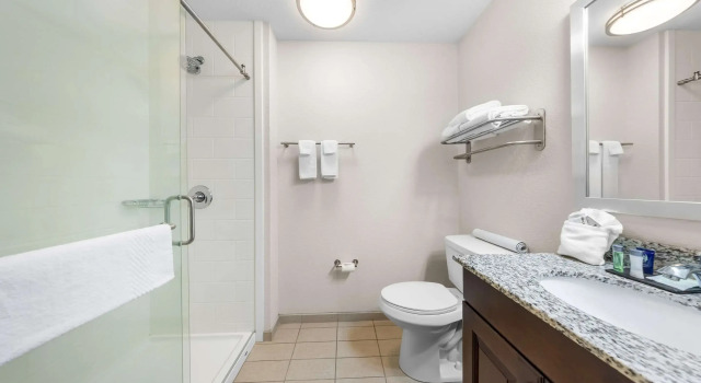Двухместный люкс Sleep Inn & Suites West-Near Medical Center