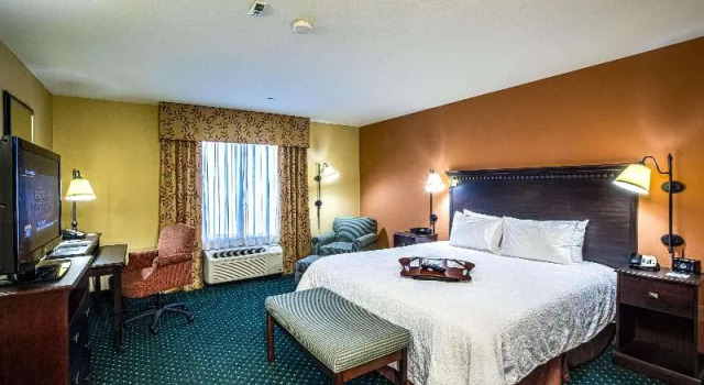 Hampton Inn & Suites Sacramento-Elk Grove Laguna, Prenota Hotel Elk Grove California