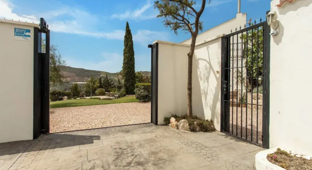 Вилла Villa in Granada with Sea Views & Pool