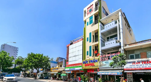 Oyo 832 Duc Tran Hotel, Забронировать Отель Отели Хошимина с парковкой, рядом с Vinh Nghiem Pagoda, Парковка