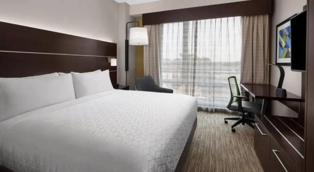 Номер Premium Holiday Inn Express & Suites Woodside LaGuardia Airport