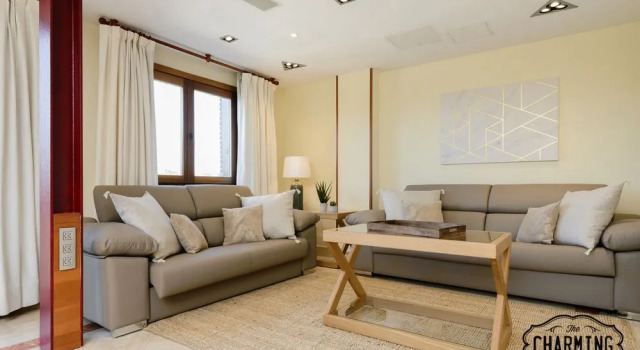 Charming Madrid Rio, Забронировать Отель Отели Мадрида 4 звезды, рядом с Станция метро Pirámides, 4*