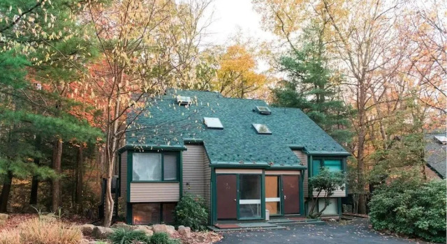 Woodlands Loft for a Perfect Getaway, Buchen Sie Hotel Farmington 
