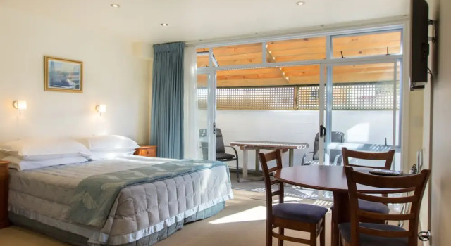Двухместный номер Standard с балконом Commodores Lodge