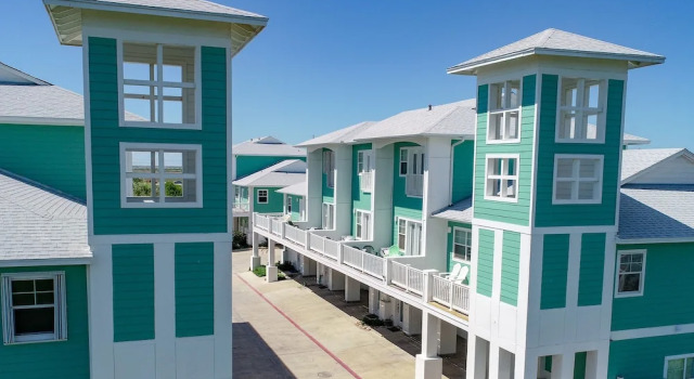 Heaven on Eleven MC8 3 Bedrooms 2.5 Bathrooms Condo