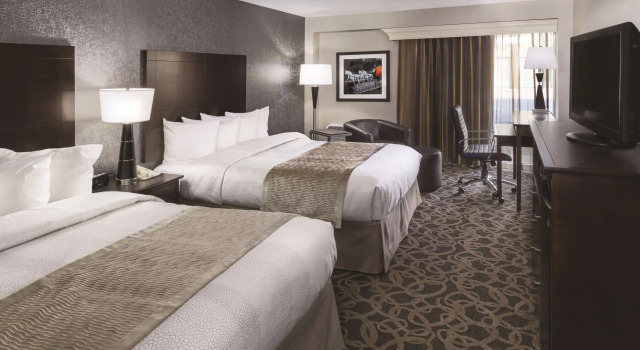 Четырёхместный номер Standard Best Western Ramkota Hotel
