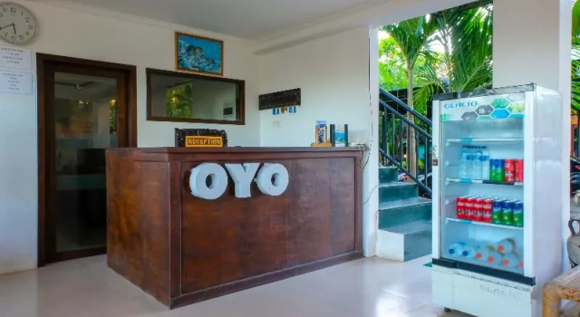 OYO 953 Family Beach Hotel, Book Hotel Hotels in Lombok with Parking, Parking