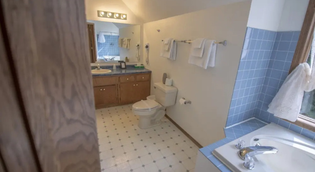 Двухместный люкс Ridges Inn & Suites