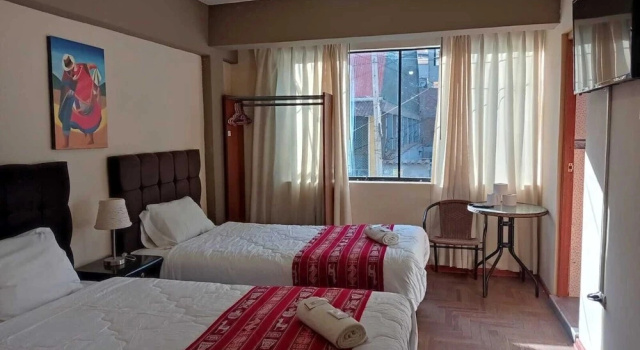 O podwyższonym standardzie trzyosobowy pokój Hermoza House Bed & Breakfast