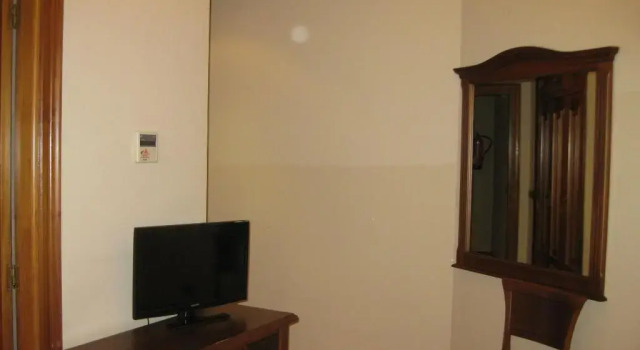 Hostal Granada, Забронировать Отель Рад Саламанка, рядом с Monumento a Germán Sánchez Ruipérez