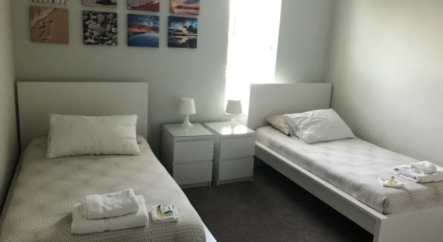 Коттедж с 4 комнатами 4 Bedroom Home by Ideal Experience VR