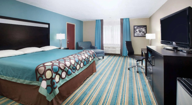 Doppel Suite Super 8 by Wyndham Sulphur